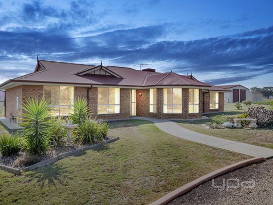 Family Home in HOPETOUN PARK - Photo 1