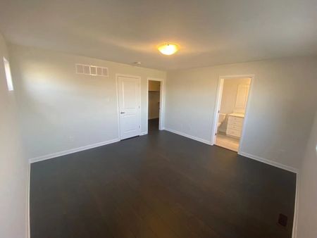 For Lease - 1041 Speedvale Court, Kanata, Ontario - Photo 4