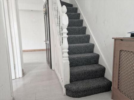 2 Bed End Terrace, Elmstead Road, IG3 - Photo 5