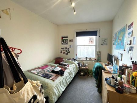 4 bedroom flat to rent - Photo 3