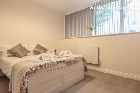 Skyline House, Swingate, Stevenage - Photo 2