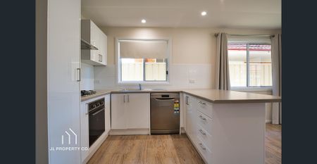 Well Presented & Conveniently Located - Photo 2