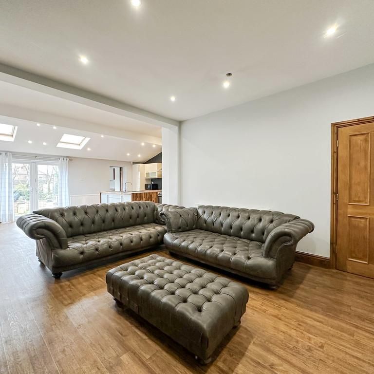 4 bedroom semi-detached house to rent - Photo 1