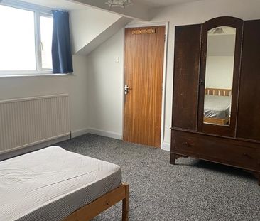Room in a Shared Flat, Filey Street, S10 - Photo 4