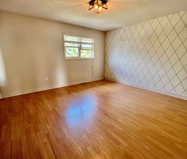 For Lease - 393 Pickering Crescent, Newmarket, Ontario - Photo 4