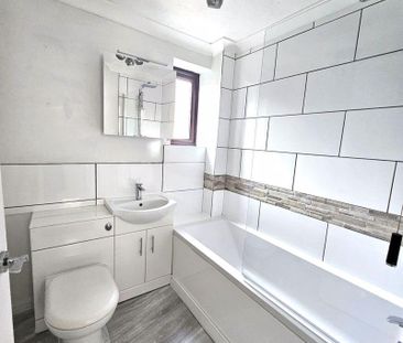 2 bedroom semi-detached house to rent - Photo 4