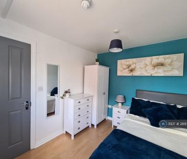 1 bedroom in a house share to rent - Photo 3