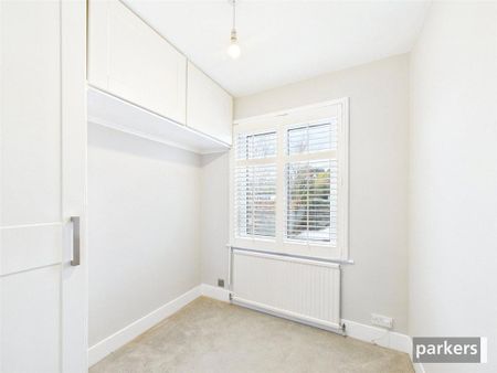 4 bedroom semi-detached house to rent - Photo 2