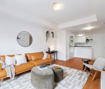 Chic Urban Sanctuary in a Prime Location - Photo 2