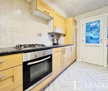 3 bedroom property to rent Spencers Croft, Harlow, CM18 - Photo 5