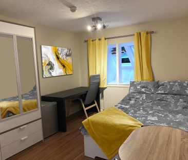 1 bedroom in a house share to rent - Photo 1