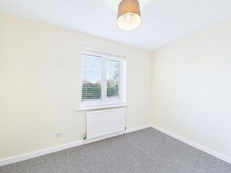 3 bedroom detached house to rent - Photo 3