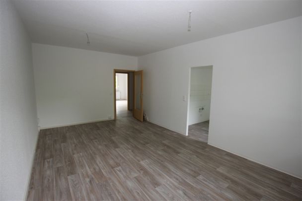 Gemütliche 2-Raum-Wohnung mit Balkon - Photo 1
