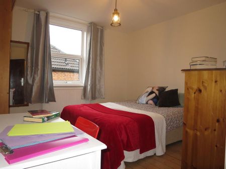 6 bedroom house to rent - Photo 4