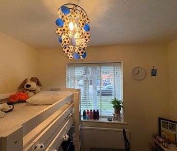 Orchard House, Lambourne Way, Tongham, Surrey, GU10 - Photo 6