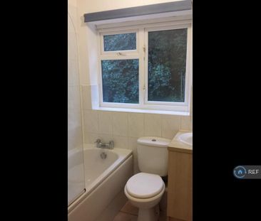 2 bedroom maisonette to rent - Photo 2