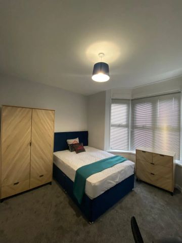 Myrtle Road (2 bed flat) - Photo 5