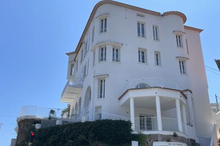 LOCATION LONG TERME APPARTEMENT VUE MER - Photo 5