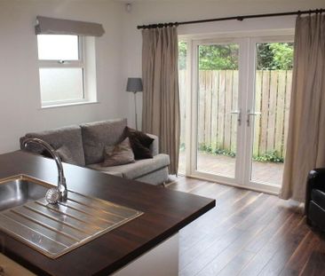Apt 3 Holly Hall, 3a Green Road, Belfast, BT5 6JA - Photo 2