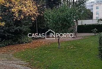 T2 ao Marquês em Condomínio Fechado de Luxo