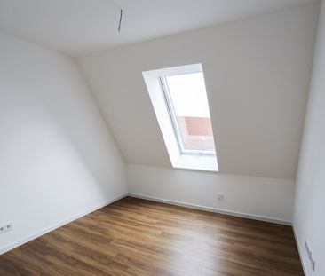 Dachgeschoss-Komfort mit Terrasse, separater Küche und Tageslichtba... - Photo 6