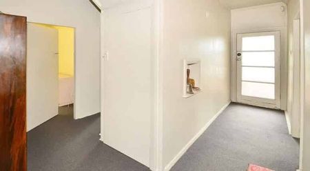 2 Bedroom Flat in Mornington - Photo 5