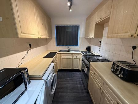 1 bedroom Flat To Let - Photo 5