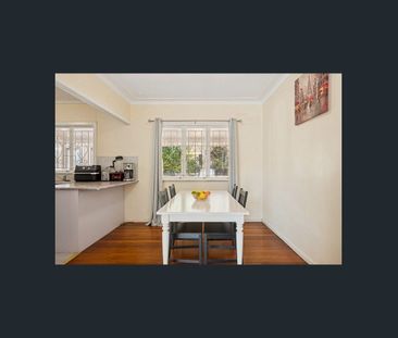 Flexible Dual Living in Prime Location - Ideal for Extended Familie... - Photo 6