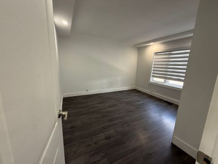 For Lease - 759 Essa Road Unit# Upper 2, Barrie, Ontario - Photo 2