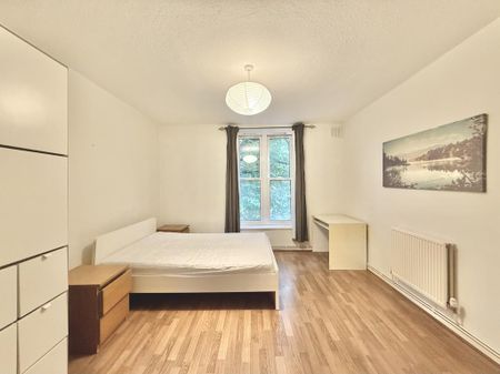 3 bedroom flat to rent - Photo 2