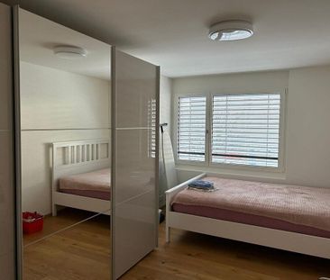 Modern 3.5 room apartment for rent in Domat/Ems! - Photo 4