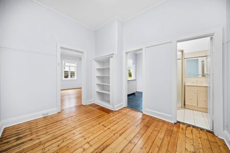 Charming Home in Excellent Location ** Available 07/11/25 ** - Photo 2