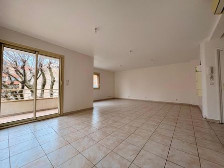 Location Appartement 3 pièces 87m² AUBENAS 07200 - Photo 3