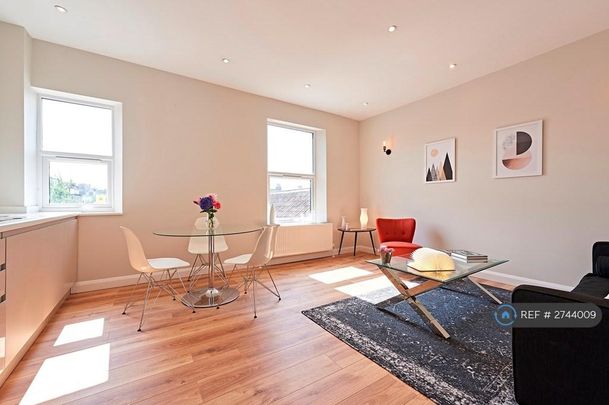 3 bedroom maisonette to rent - Photo 1