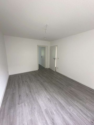 wir renovieren+++ 2-Raum Wohnung frei - Photo 3