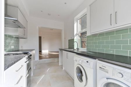 3 bedroom flat to rent - Photo 5