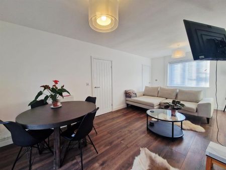 3 bedroom terraced house to rent - Photo 5