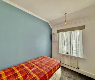 4 bedroom terraced house to rent - Photo 4