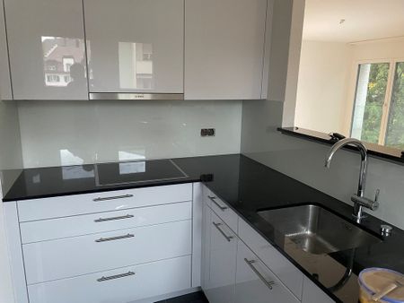 "Eine neu renovierte Wohnung steht im Angebot" - Photo 5