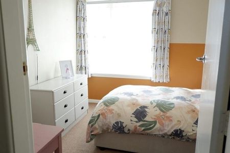 Lovely 3 bedroom family home! - Photo 5