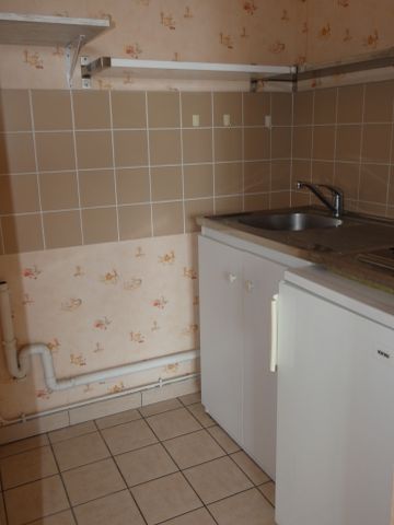 Location Appartement 1 pièce 29m² JOIGNY 89300 - Photo 4