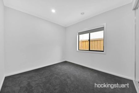 8 Willowleaf Street, Beveridge. - Photo 4