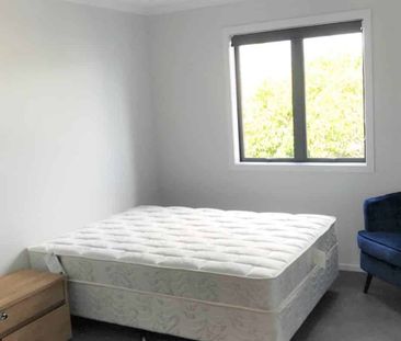 Modern Studio Living - Photo 2