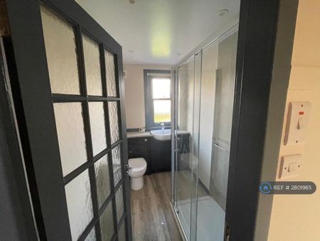 1 bedroom semi-detached house to rent - Photo 5