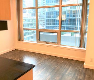 THE SOHO METROPOLITAN: King St W & Blue Jays Way AD#000633 - Photo 2