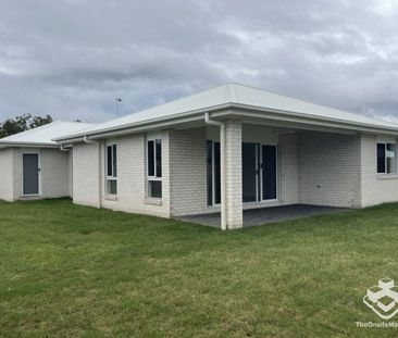 Newly Built 4 Bed 2 Bath 2 Car - Photo 2