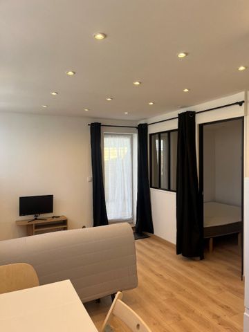 Location Appartement 2 pièces 26m² - Photo 2