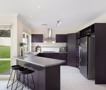 LIGHTFILLED FAMILY HOME - Photo 6