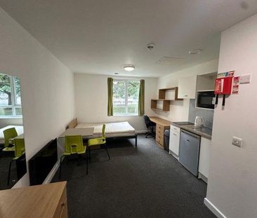 Studio to rent - Photo 6
