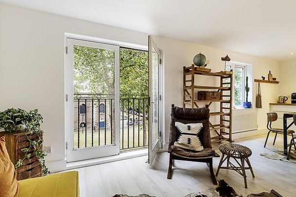 2 bedroom flat to rent - Photo 1